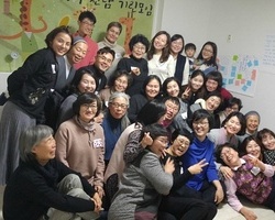 전라 기린들이 한꾸네 모탰어요.