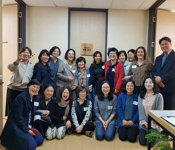열린 공간, 마을 중재는 안전하고, 따뜻한 공간입니다.