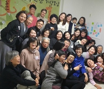 전라 기린들이 한꾸네 모탰어요.